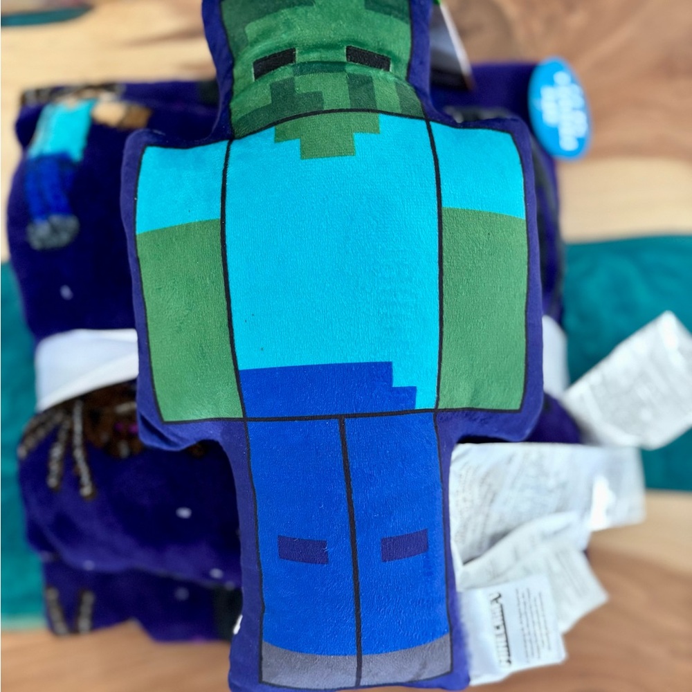 Minecraft 3 Piece Travel Set Blanket , Travel Pillow, Shaped Pillow NWT